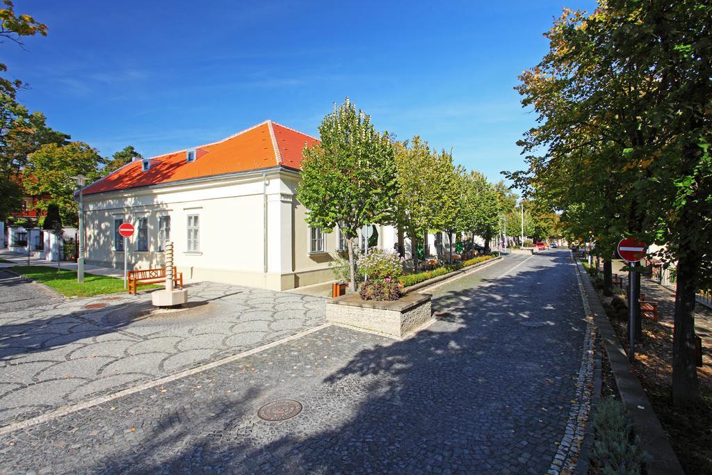 Hotel Blaha Lujza Balatonfured Ngoại thất bức ảnh