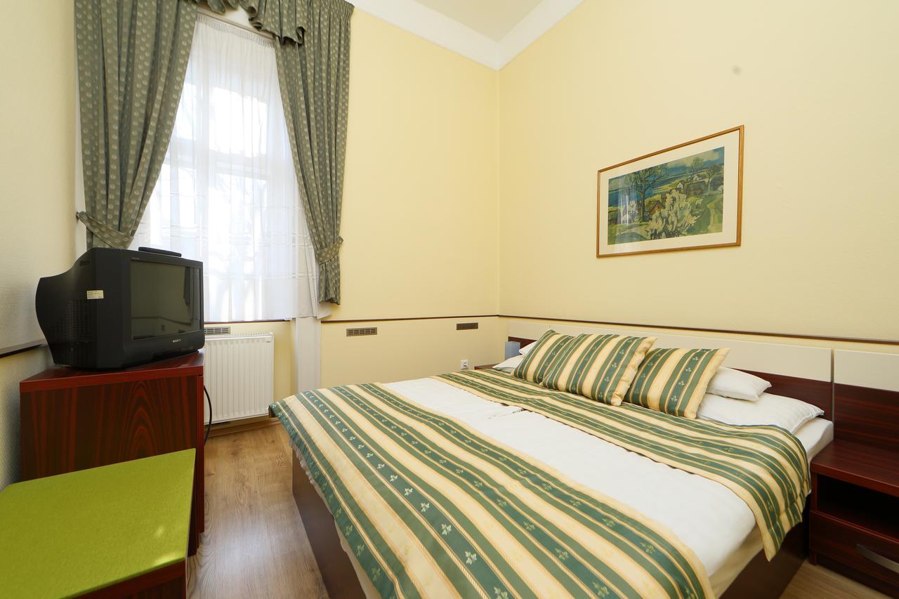Hotel Blaha Lujza Balatonfured Ngoại thất bức ảnh